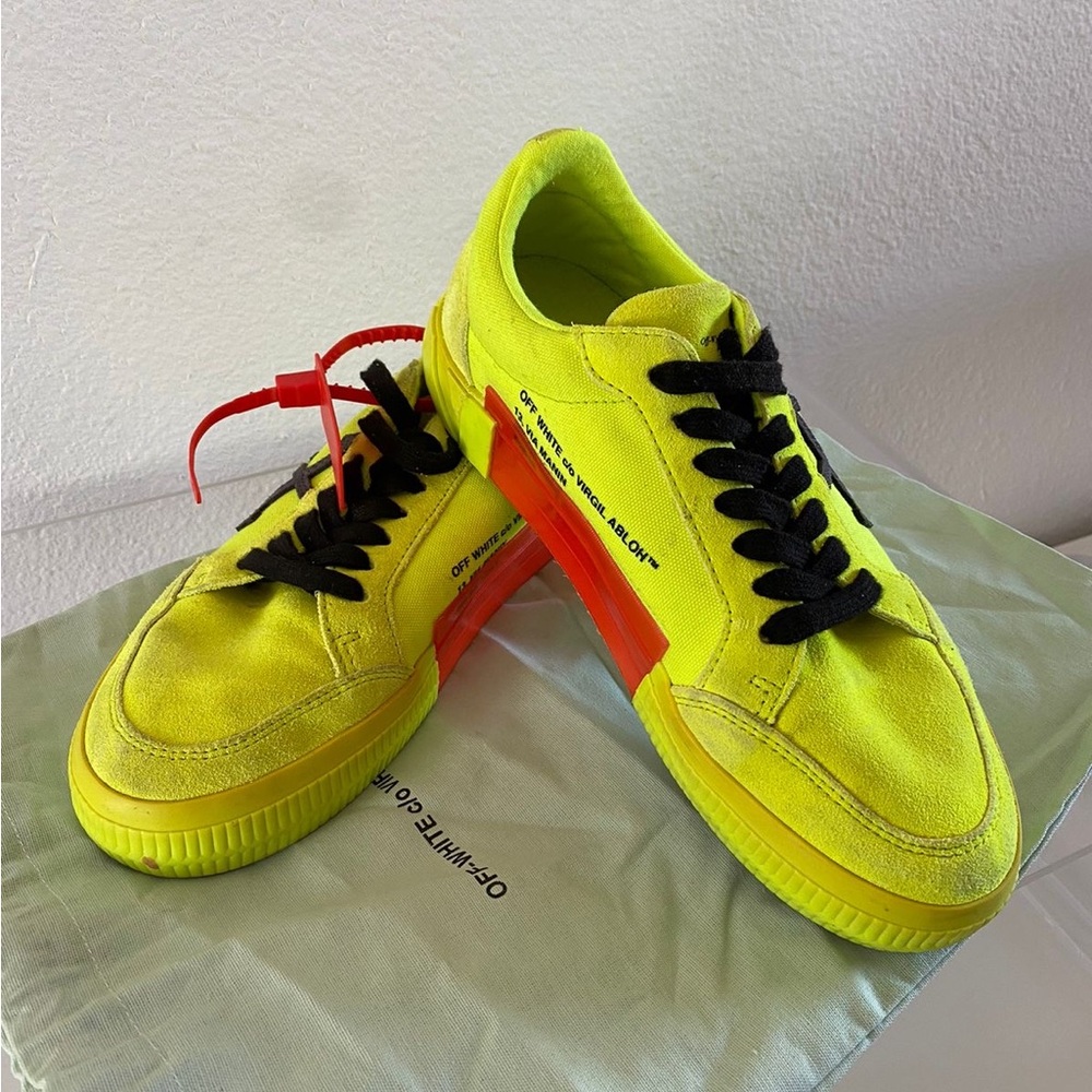 AUTHENTIC OFF-WHITE SNEAKERS